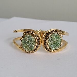 Vintage 60's Boho Luxury Gold Tone Jade Chip Hinged Clamper Bangle Bracelet